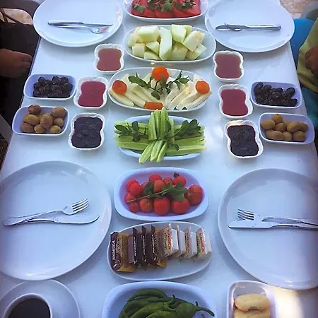 Yaprak Hotel